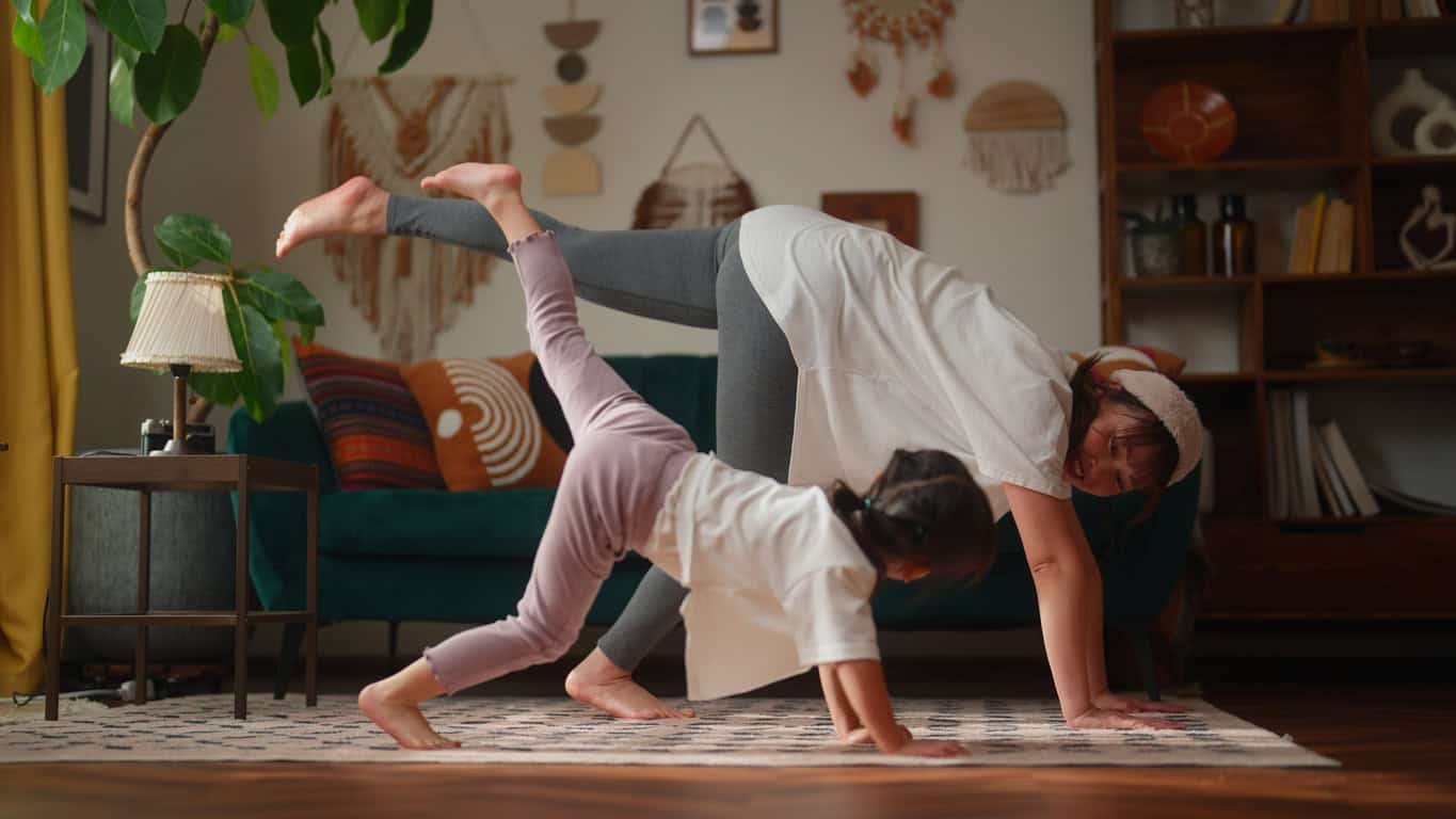 Yoga for Kids: Simple Ways to Teach Mindfulness & Emotional Resilience – Podcast Ep 177