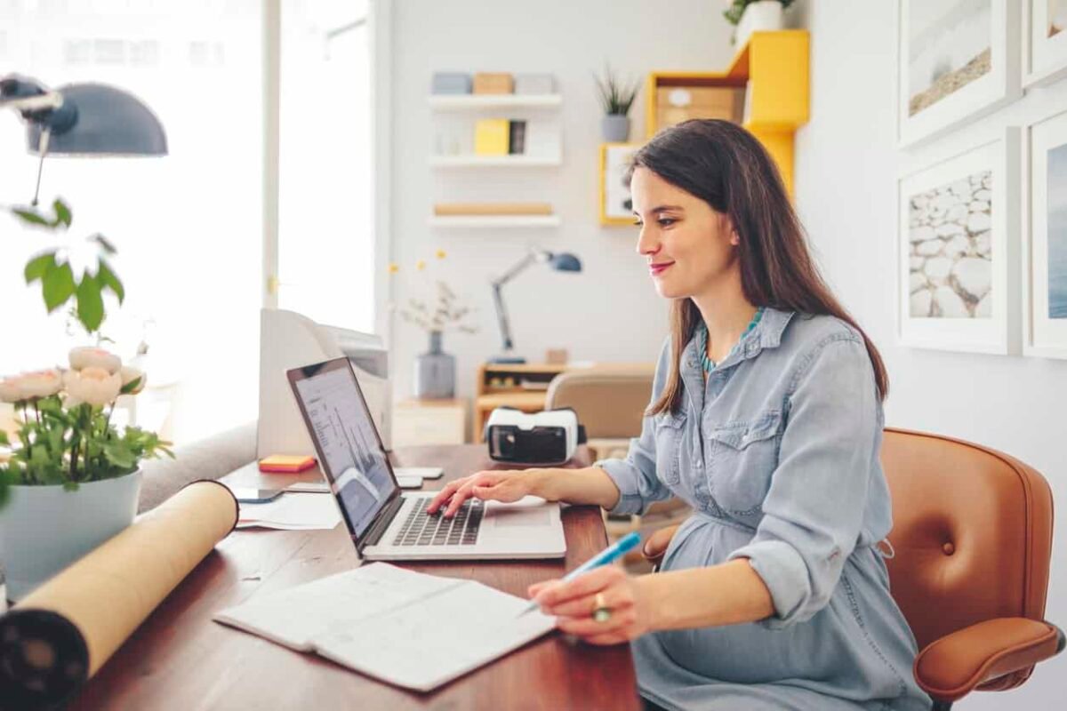 Co-Planning Maternity Leave: Navigating Time Off & Partner Support for a Smooth Return to Work – Podcast Ep 179